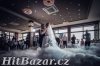Dj + zpěvačka ,hudební skupina,tanec v mlze - 2