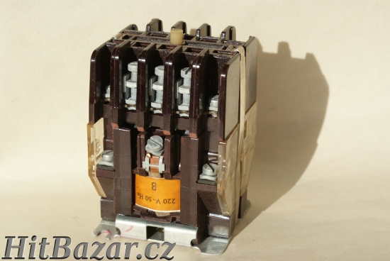 Malý stykač 220V/16A  