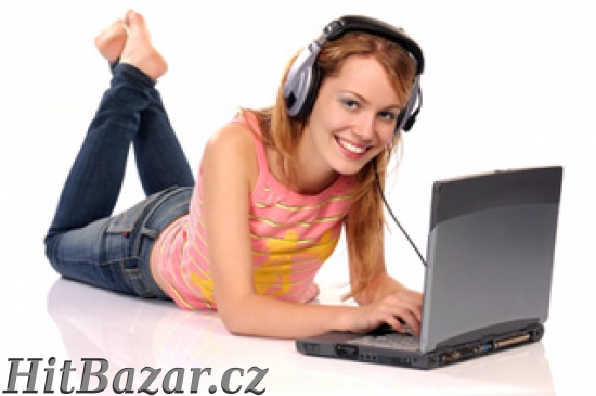 PRACUJI JEDINĚ S NOHAMA NA STOLE